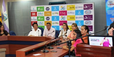 Presentación de la carrera atlética DIOSA UMIÑA 5K organizada por el Municipio de Manta, Ecuador.