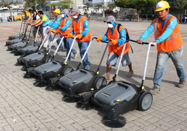 Demostración de barredoras mecánicas adquiridas por el Municipio de Manta. Manabí, Ecuador.