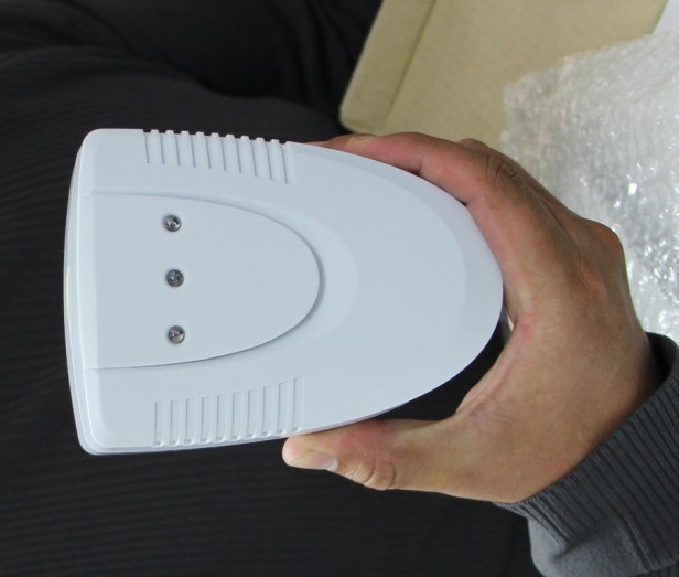 Sensor eléctrico que alerta la inminente ocurrencia de un terremoto de más de 4 grados en la escala de Ritcher.