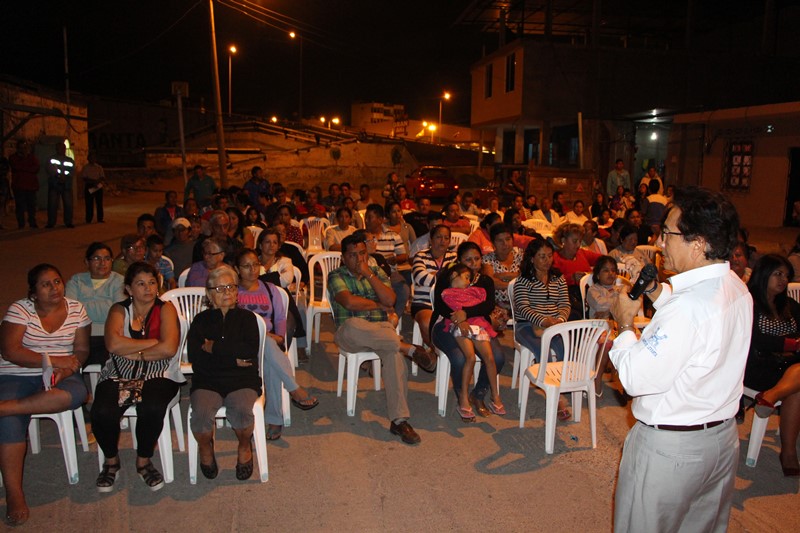 Alcalde de Manta expone su gestión en el Barrio Miraflores. Manabí, Ecuador.