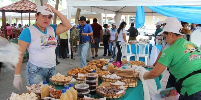 Exposición de dulces clásicos del Cantón Rocafuerte. Manabí, Ecuador.