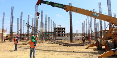 Mercado municipal de Los Esteros en construcción, Manta. Manabí, Ecuador.