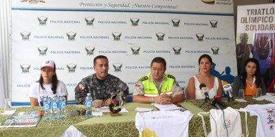 Organizadores del triatlón solidario en Crucita, Portoviejo. Manabí, Ecuador.