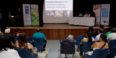 Presentación pública del Plan En Marcha para microempresarios de Manta. Manabí, Ecuador.