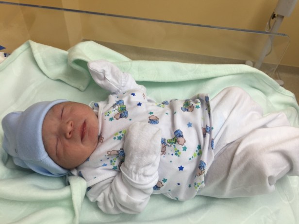 Primer bebé nacido a través de "parto humanizado" en Centro de Salud Manta Tipo C. Manabí, Ecuador.