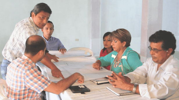 GAD Manta socializa en San Mateo proyecto ampliación de vía a Santa Marianita. Manabí, Ecuador.