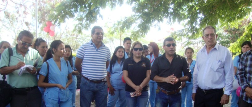 Autoridades en casa abierta de Fundación Ecológica Nueva Vida de Montecristi. Manabí, Ecuador.
