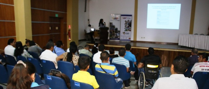 Feria laboral inclusiva desarrollada en el Patronato municipal de Manta. Manabí, Ecuador.