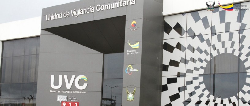 Fachada del edificio de la Unidad de Vigilancia Comunitaria (UVC) de Manta. Manabí, Ecuador.