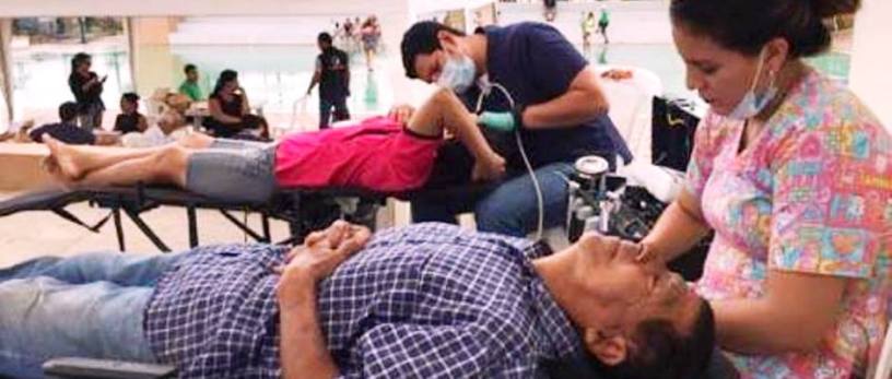 Atención médica a pacientes de Montecristi afectados por la copiosidad del invierno. Manabí, Ecuador.