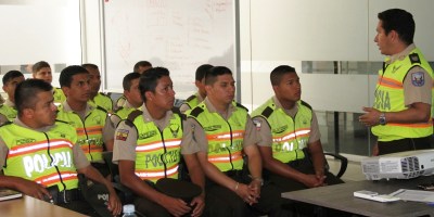Clase de un curso policial en Manta. Manabí, Ecuador.