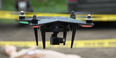 Dron de la Policía Nacional utilizado experimentalmente para investigaciones de criminalística. Manabí, Ecuador.