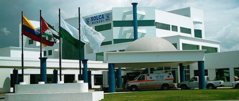 Edificio sede de SOLCA Manabí en Portoviejo, Ecuador.