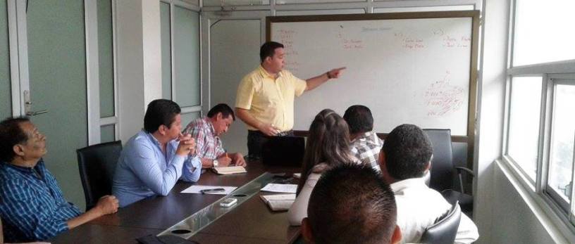 Directores departamentales del GAD de Montecristi diseñando un plan de contingencia invernal. Manabí, Ecuador.