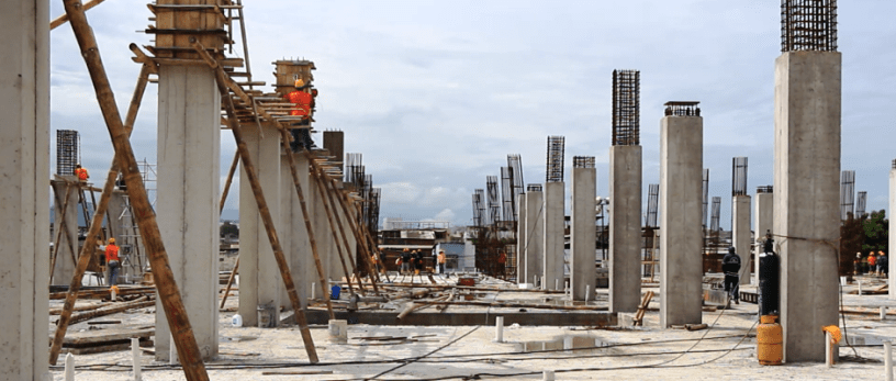 Mercado Municipal Los Esteros en construcción, ciudad de Manta. Manabí, Ecuador.