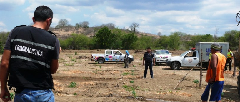 Autoridades clausuran tomas clandestinas de agua potable en Manta. Manabí, Ecuador.