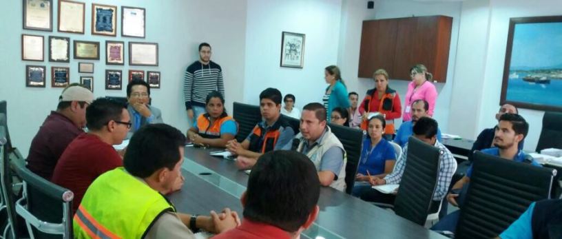 Sesión del COE de Manta para resolver los problemas causados por las lluvias de marzo 2017. Manabí, Ecuador.