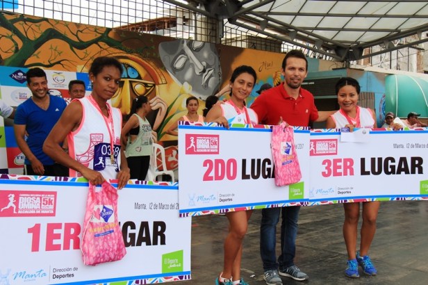 Das tres principales ganadoras de la II carrera atlética Diosa Umiña 5K de Manta. Manabí, Ecuador.