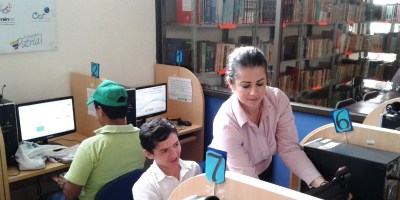 Infocentro en la Biblioteca Euclides Andrade de Chone. Manabí, Ecuador.