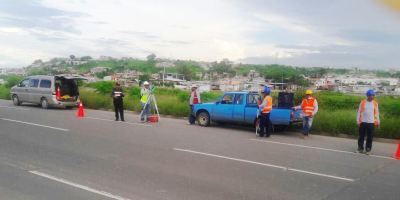 Levantamiento topográfico para una tubería de transporte de aguas sucias y un colector en Manta. Manabí, Ecuador.