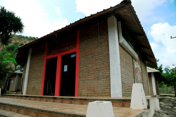 Museo Pacocha del Cantón Manta, lado frontal del edificio sede. Manabí, Ecuador.