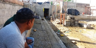 Parque en construcción en la Comunidad Los Ángeles de Montecristi. Manabí, Ecuador.