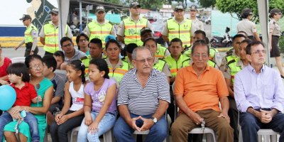 Parte del público presente en la presentación de la campaña policial de valores humanos, Portoviejo. Manabí, Ecuador.
