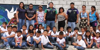 Instructores y educandos del proyecto "La seguridad junto a ti", en Manta. Manabí, Ecuador.