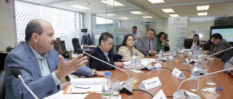 Sesisión de la Comisión de Gobiernos Autónomos Descentralizados de la Asamblea Nacional del Ecuador.