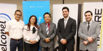 Representantes del Consorcio Tránsito Seguro y el alcalde de Manta. Manabí, Ecuador.