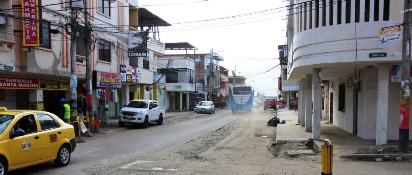 Avenida 103 de Manta, en reconstrucción. Manabí, Ecuador.
