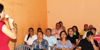 Funcionaria de AME capacita a operadores turísticos de Chone. Manabí, Ecuador.