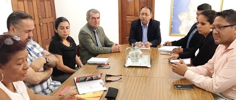 Miembros del Consejo de la Judicatura y representantes de organizaciones sociales y de universidades coordinan en Portoviejo la elección de jueces de paz para parroquias rurales. Manabí, Ecuador.