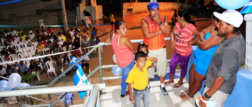 Inauguración de escalinata en el Barrio Los Laureles de San Mateo, Manta. Manabí, Ecuador.