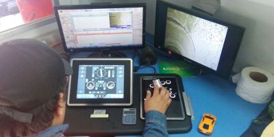 Panel de mando de un robot que inspecciona las entrañas del alcantarillado de la ciudad de Manta. Manabí, Ecuador.