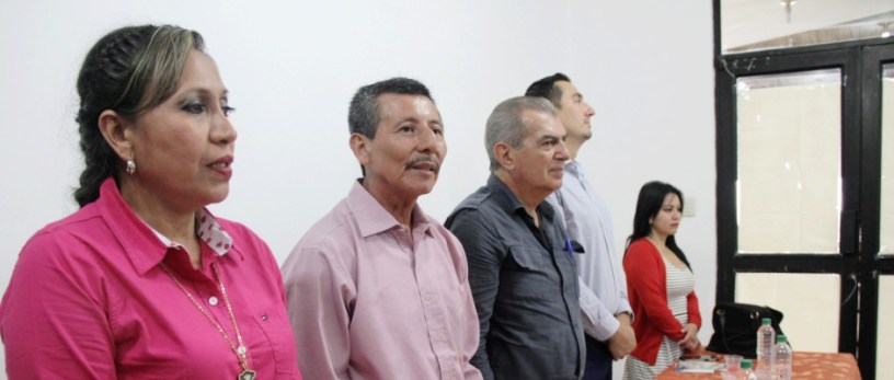 Mesa de honor en el acto de posesión del primer juez de paz en la Parroquia Crucita, Cantón Portoviejo. Manabí, Ecuador.