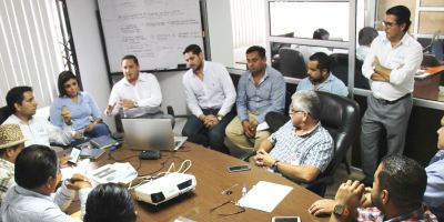 Reunión técnica entre funcionarios de la EPAM y del GAD municipal de Montecristi. Manabí, Ecuador.