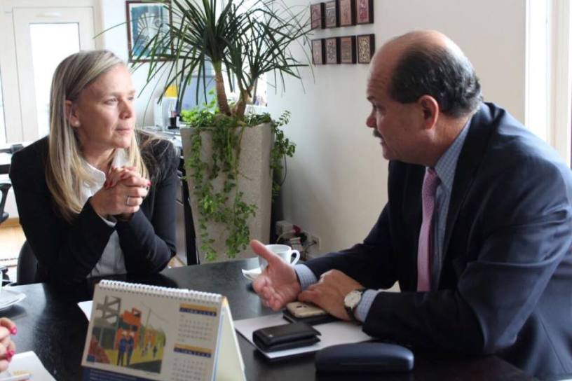 La embajadora de la Unión Europea en Ecuador y el vicepresidente de la Asamblea Nacional del Ecuador, en Quito, Ecuador.