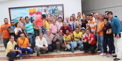 Padres que sirven al municipio de Chone celebran su Día junto a sus oferentes. Manabí, Ecuador.