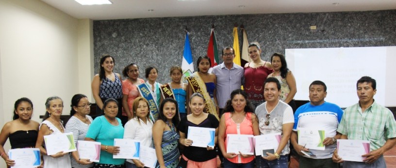 Clausura de curso turístico para operadores de restaurantes en zona rural de Manta. Manabí, Ecuador.