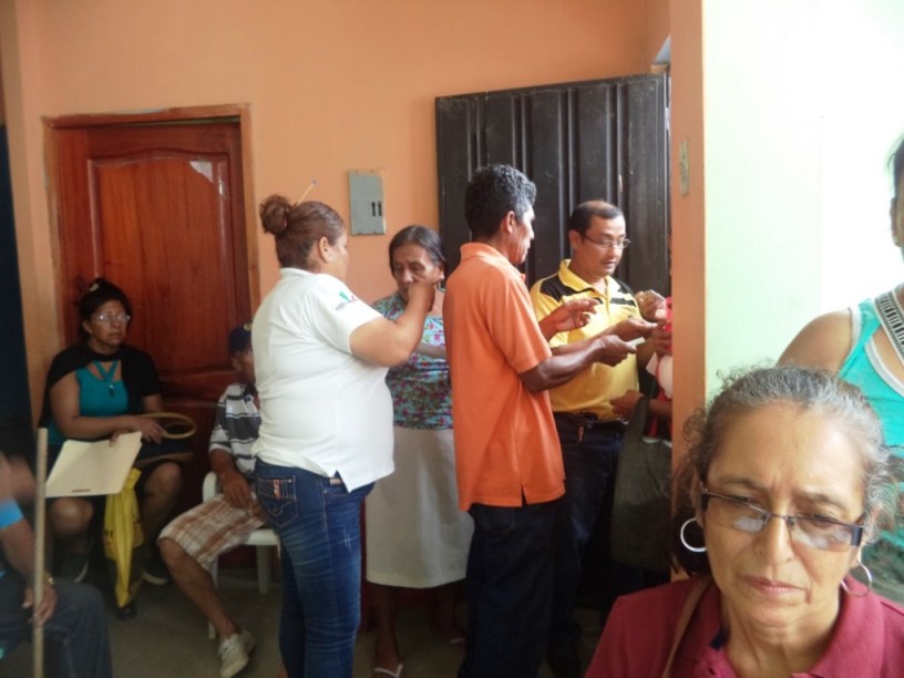 El GAD municipal de Montecristi y el MIDUVI recogen información de las familias damnificadas por el terremoto de abril 2016. Manabí, Ecuador.