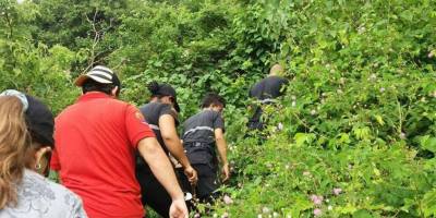 Ascenso en el cerro de Montecristi. Manabí, Ecuador.