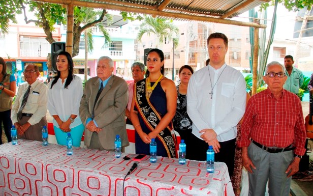 Homenaje a Bolívar, autoridades