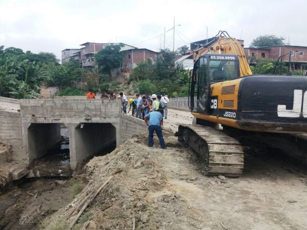 Inspección alcantarilla P. E. Alfaro