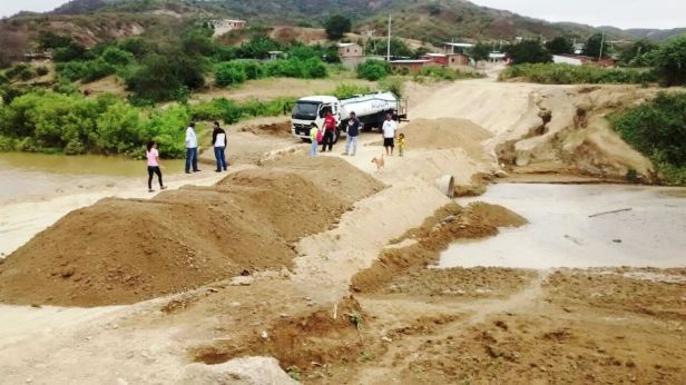 Paso vial Río San Juan, haciéndolo