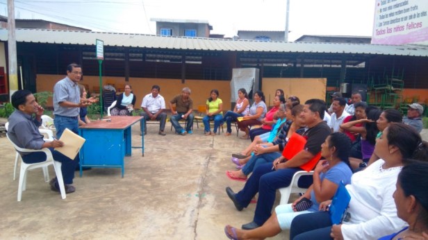 Reunión en Bajo del Pechiche, Montecristi, con funcionarios del GAD municipal y de BANECUADOR.