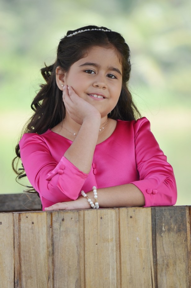 Niña Bolívar, pose en el muro