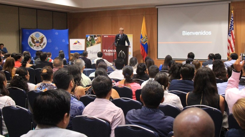 Presentación oficial del programa de capacitación empresarial Misión Manabí, Manta.