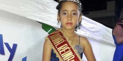 Anita Menéndez Vera, Niña Reina 2017 de la Parroquia Urbana Los Esteros de Manta. Manabí, Ecuador.