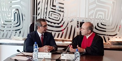 Encuentro del presidente del Consejo de la Judicatura de Ecuador, Gustavo Jalkh, y el presidente de la Corte Interamericana de Derechos Humanos, Roberto Caldas, en Panamá.